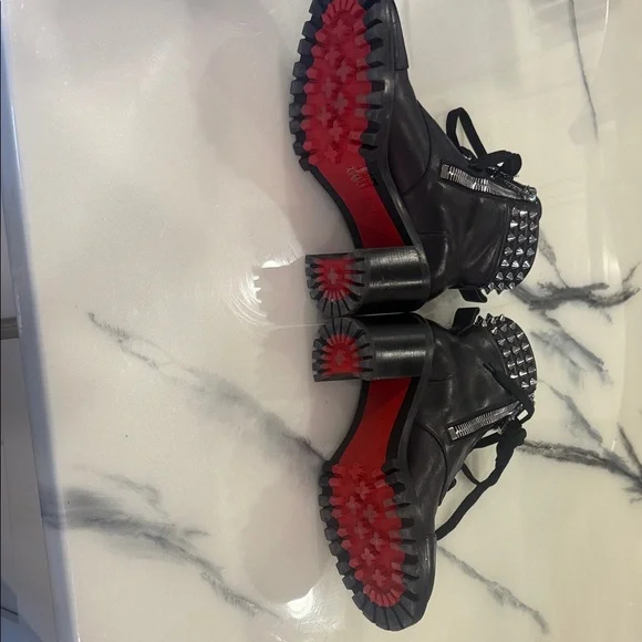 Christian louboutin 40 Black Studded Lace-Up Ankle Boots. Perfect condition - Picture 6 of 9